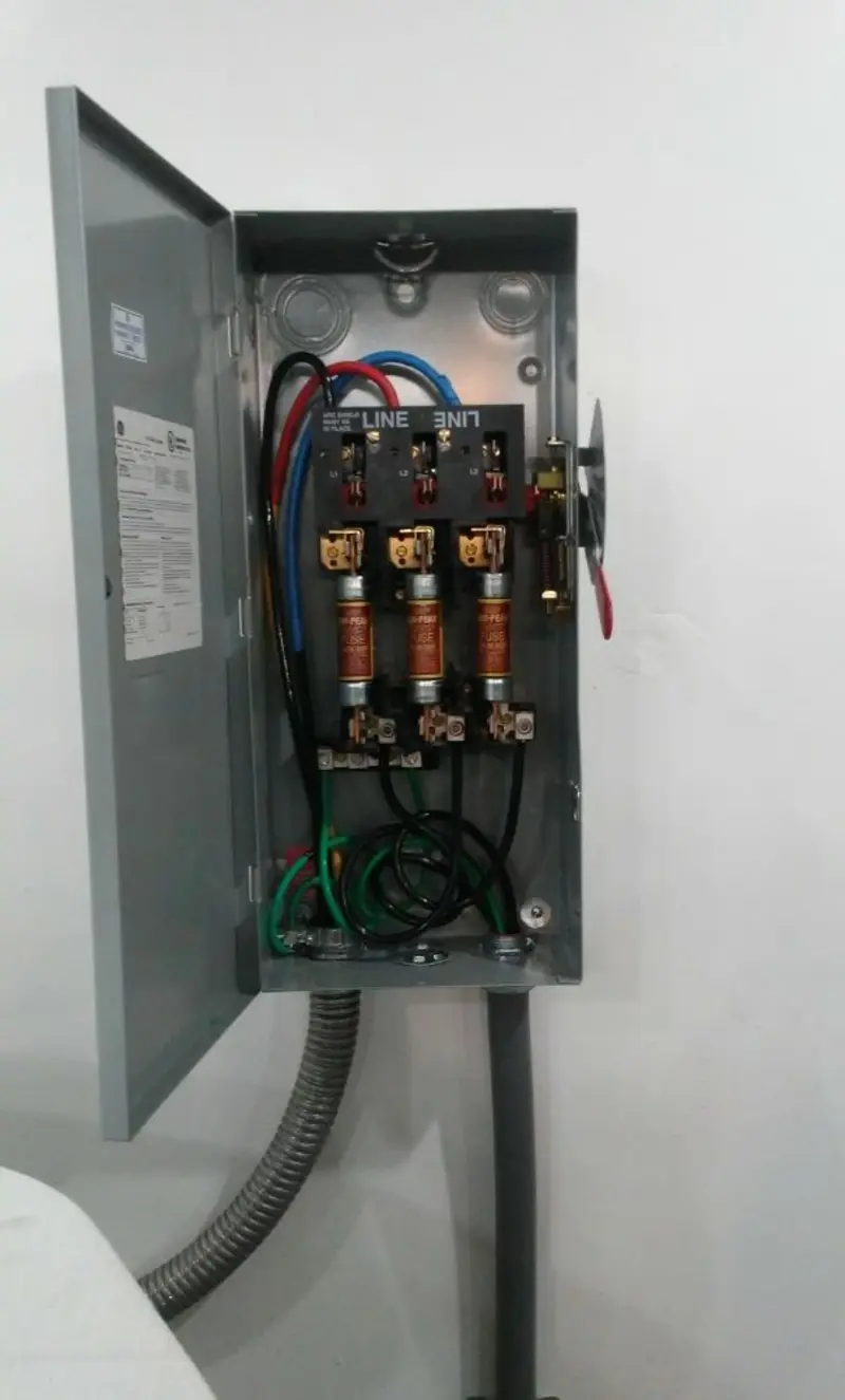 Three-phase disconnect switch installed for Smoke Detector Installation in Albany